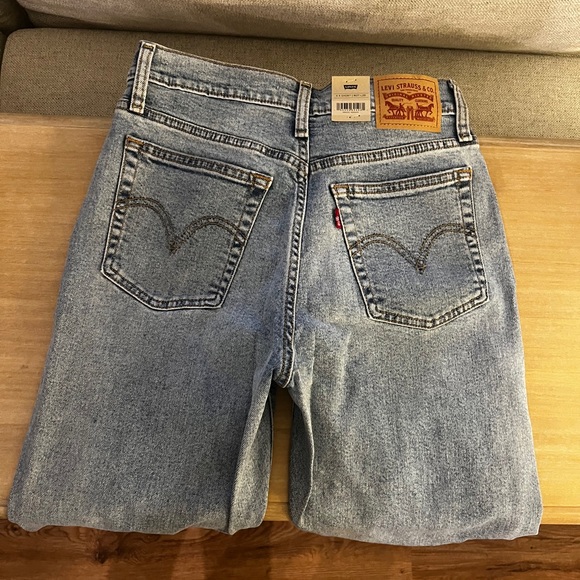 Levi’s Wedgie Straight Jeans - Picture 4 of 4